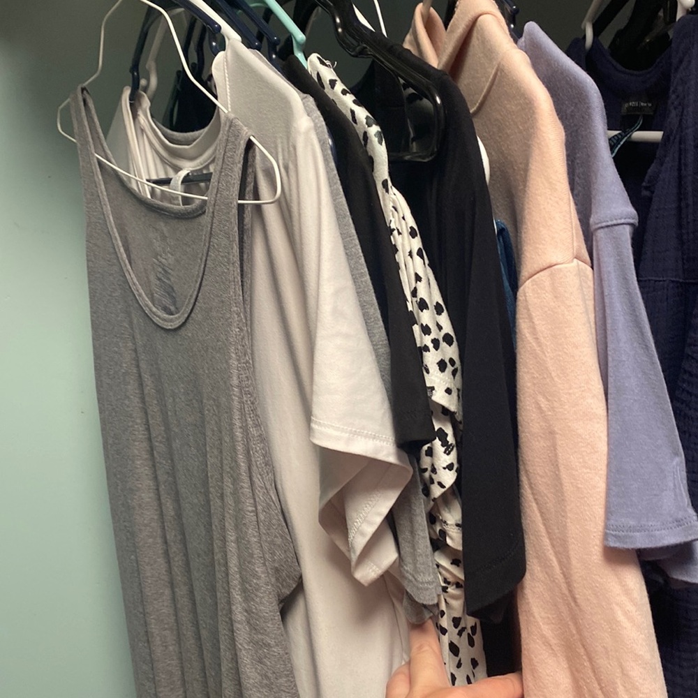 Maternity clothes lot